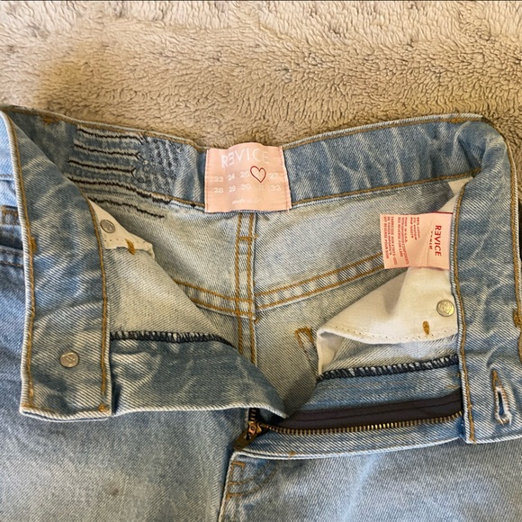 Cute two tone Revice cut off shorts - Picture 6 of 8